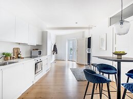 Leaves 2- Chic Apt for 8 Persons in Central Copenhagen