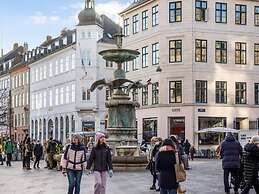 Leaves 2- Chic Apt for 8 Persons in Central Copenhagen
