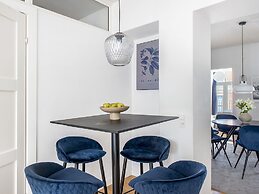 Leaves 2- Chic Apt for 8 Persons in Central Copenhagen