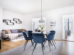 Leaves 2- Chic Apt for 8 Persons in Central Copenhagen