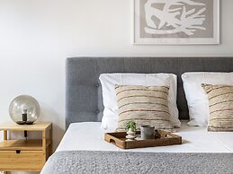 Leaves 2- Chic Apt for 8 Persons in Central Copenhagen