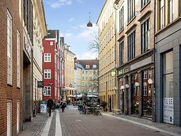 Leaves 2- Chic Apt for 8 Persons in Central Copenhagen