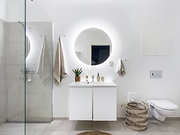 Leaves 2- Chic Apt for 8 Persons in Central Copenhagen