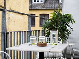 Leaves 2- Chic Apt for 8 Persons in Central Copenhagen
