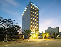 Avenis Hotel