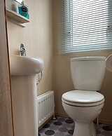 Comfortable 3-bed Caravan - Combe Haven