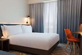 Hampton by Hilton Ashford International