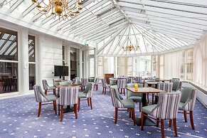 Abbey Lawn Hotel