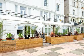 Abbey Lawn Hotel