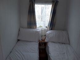 2 bed Caravan Approx 10 Mins From Beach Suzie 2