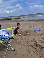 2 bed Caravan Approx 10 Mins From Beach Suzie 2