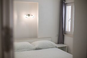 Serious Job Apartment