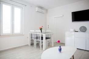 Serious Job Apartment