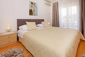 Sunshine Apartment Doda