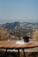Apikia Santorini - Adults Only