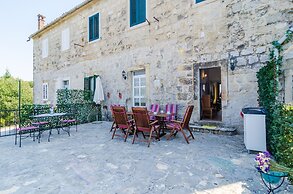 Stone House Dimato