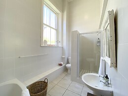 Searle's Manor - Apt 13