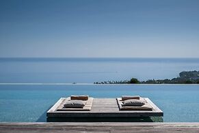 Palatial Wooden Villa, 4br, Lovina