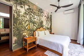 Contemporary Private Villa, 4 BR, Canggu With Staff