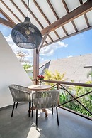 Contemporary Private Villa, 4 BR, Canggu With Staff