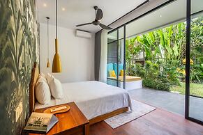 Contemporary Private Villa, 4 BR, Canggu With Staff