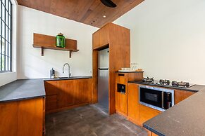 Contemporary Private Villa, 4 BR, Canggu With Staff