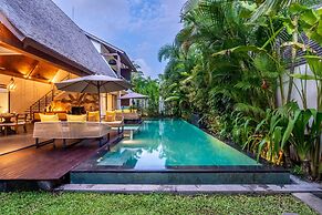 Contemporary Private Villa, 4 BR, Canggu With Staff