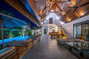 Contemporary Private Villa, 4 BR, Canggu With Staff