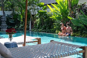 Contemporary Private Villa, 4 BR, Canggu With Staff