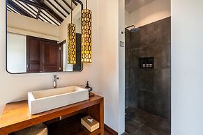 Contemporary Private Villa, 4 BR, Canggu With Staff
