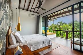 Contemporary Private Villa, 4 BR, Canggu With Staff
