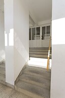 Deluxe City Center Blue Apartment