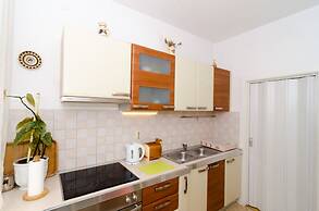 Apartman Red Orange