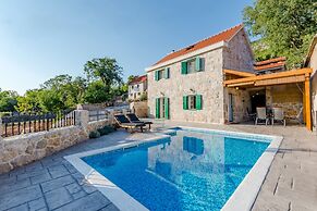 Holiday Home Rustic