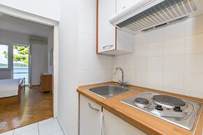 Apartment and Rooms Franka