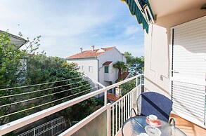Apartment and Rooms Franka