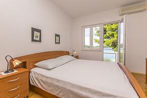 Apartment and Rooms Franka
