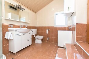 House Dinko