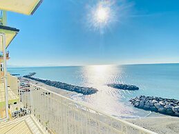 Sea View Apartment with balcony