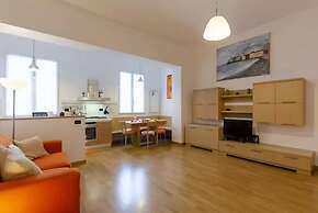 JOIVY Elegant Flat near Seaside
