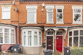 Charming 5-bed House in Birmingham