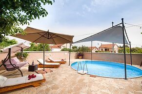 Pool Apartment Bakija 2