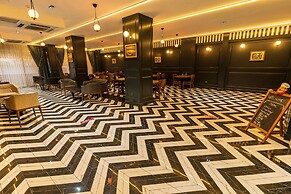 Express Plus Hotel