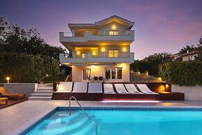 Luxury Villa Lovric Private Heated Pool