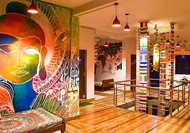Skyard Hostel Rishikesh (Laxman Jhula)