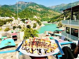 Skyard Hostel Rishikesh (Laxman Jhula)