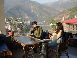 Skyard Hostel Rishikesh (Laxman Jhula)