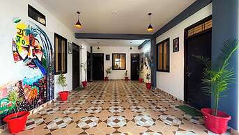 Skyard Hostel Rishikesh (Laxman Jhula)