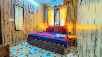 Skyard Hostel Rishikesh (Laxman Jhula)