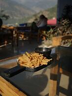 Skyard Hostel Rishikesh (Laxman Jhula)